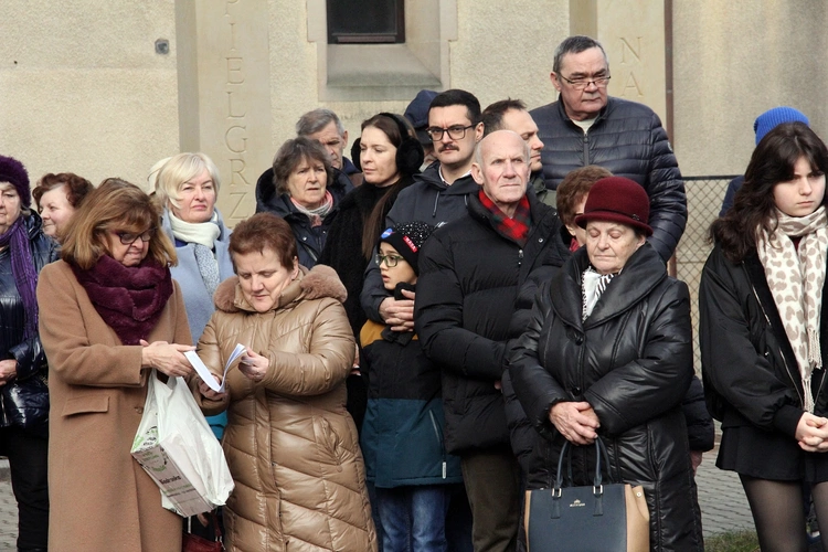 Otwarcie Roku Jubileuszowego i przejście przez bramę na wrocławskim Brochowie
