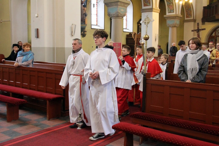 Otwarcie Roku Jubileuszowego i przejście przez bramę na wrocławskim Brochowie