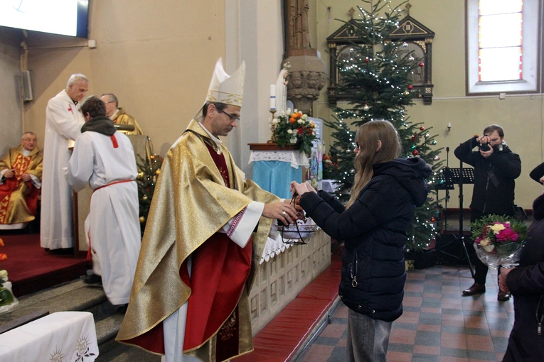 Otwarcie Roku Jubileuszowego i przejście przez bramę na wrocławskim Brochowie