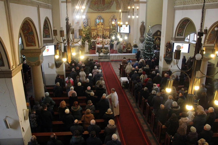 Otwarcie Roku Jubileuszowego i przejście przez bramę na wrocławskim Brochowie