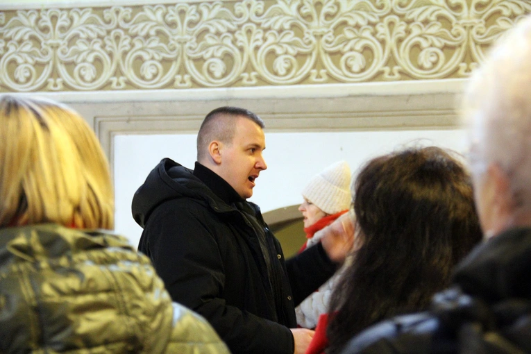 Otwarcie Roku Jubileuszowego i przejście przez bramę na wrocławskim Brochowie