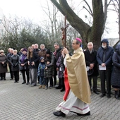 Otwarcie Roku Jubileuszowego i przejście przez bramę na wrocławskim Brochowie