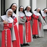 Przychodzą ze świata przepełnionego miałkością, bo pociąga ich to, co radykalne i świeże. Osoby konsekrowane są jak sól
