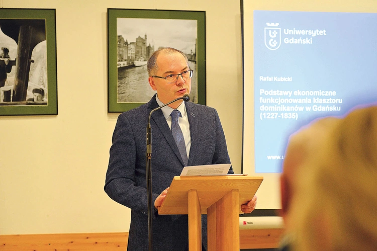 Prelekcja była podróżą przez historię zakonnej gospodarki.