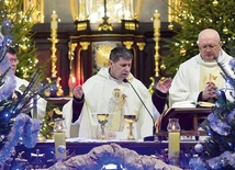 	Po modlitwie Różańcem członkowie grup uczestniczyli w Mszy św. w bazylice Nawiedzenia Najświętszej Maryi Panny.