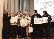 	Szkolne Koło Caritas, które s. Dalia prowadzi przy SP nr 20 z Oddziałami Integracyjnymi w Gorzowie Wlkp., otrzymało w tym roku nagrodę na VI Diecezjalnej Gali Wolontariatu. Napis na bluzie sprezentowanej od młodzieży: „Najlepsza siostra na świecie” mówi sam za siebie!