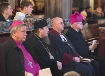 	W nabożeństwie uczestniczyli m.in.: (od lewej) abp Józef Kupny, abp Jerzy Pańkowski, bp Waldemar Pytel oraz bp Marek Mendyk.