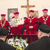 	Trwa proces przekształcania PWT w akademię.