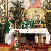 	Mszy Świętej przewodniczył bp Marek Solarczyk.