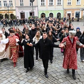Polonez maturzystów w Opolu