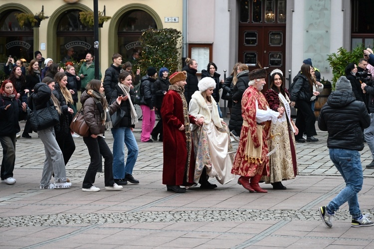 Polonez maturzystów w Opolu