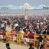 Podczas jednego z hinduistycznych świąt religijnych w Indiach