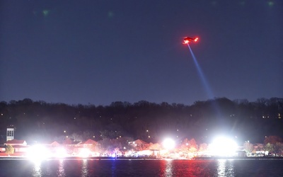 Jednostki ratunkowe nad rzeką Potomac