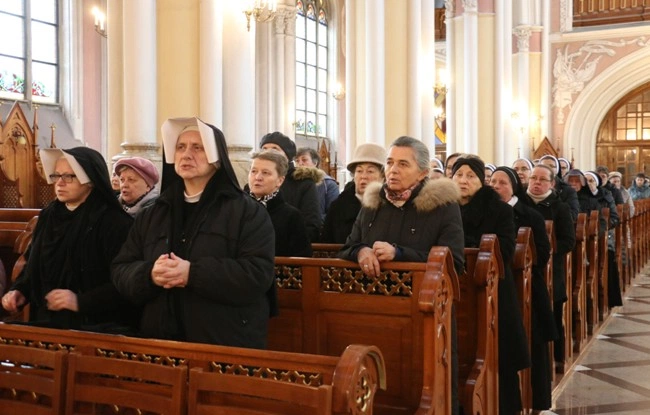 Dziękujemy za dar życia konsekrowanego