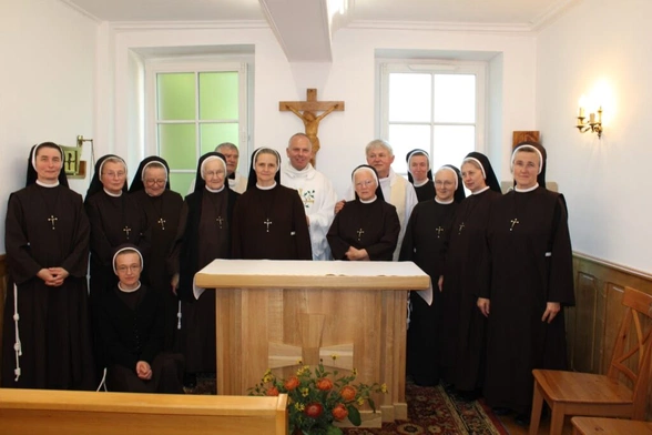 Pracujące we Francji siostry serafitki