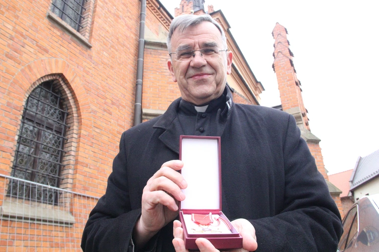 Tarnów. Diecezjalne obchody Dnia Życia Konsekrowanego i złoty jubileusz bp. Władysława Bobowskiego