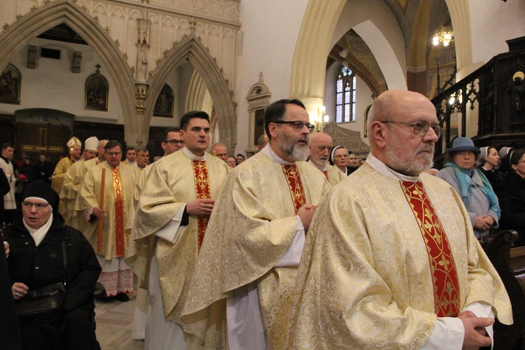 Tarnów. Diecezjalne obchody Dnia Życia Konsekrowanego i złoty jubileusz bp. Władysława Bobowskiego