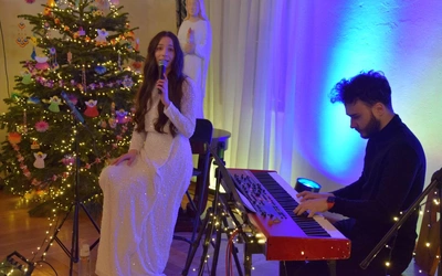 Obchody Matki Bożej Gromnicznej w skansenie w Radomiu.