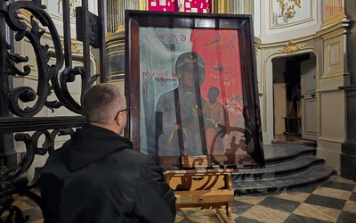 Przed wizerunkiem wierni zanosili modlitwy za siebie, rodziny i ojczyznę.  
