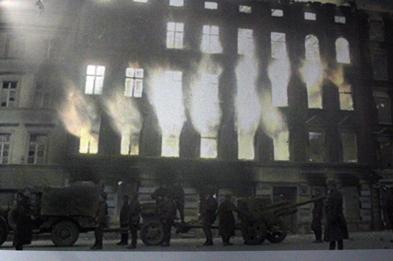 Wystawa "Krzyż w cieniu dyktatur"