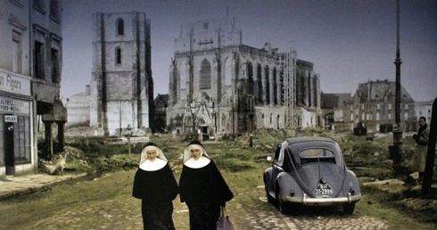 Wystawa "Krzyż w cieniu dyktatur"