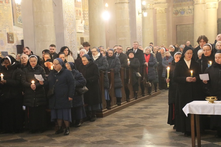 Płock. Święto życia konsekrowanego w katedrze