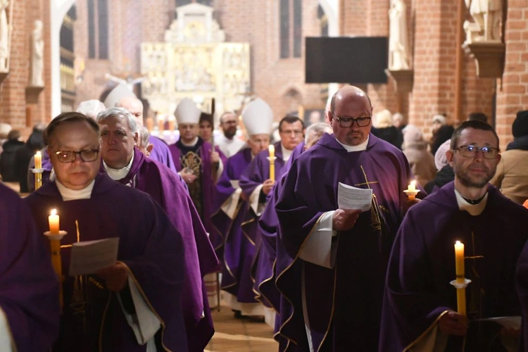 Msza za zmarłych biskupów i rządców diecezji