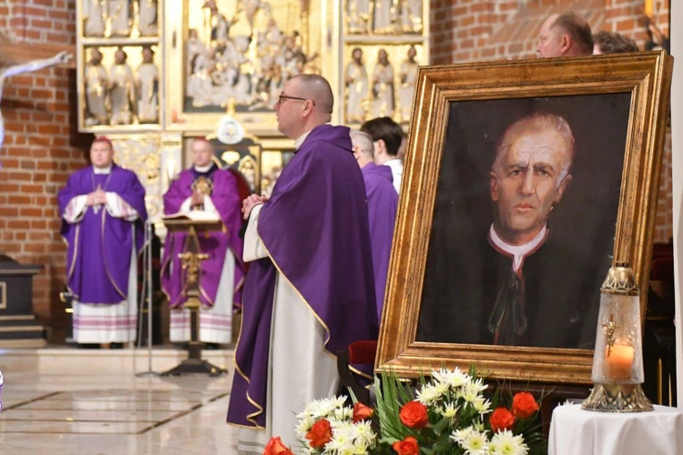 Msza za zmarłych biskupów i rządców diecezji