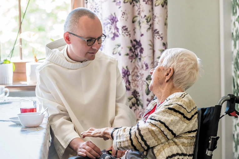Jednym z rekruterów personelu jest św. Jan Boży. Co jeszcze wyróżnia szpitale bonifratrów?