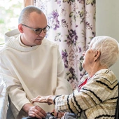 Jednym z rekruterów personelu jest św. Jan Boży. Co jeszcze wyróżnia szpitale bonifratrów?