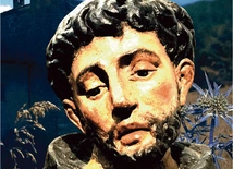 Franciszek z Asyżu – król nocnych imprez, który został świętym. Luc Adrian napisał dynamiczną opowieść o jego życiu