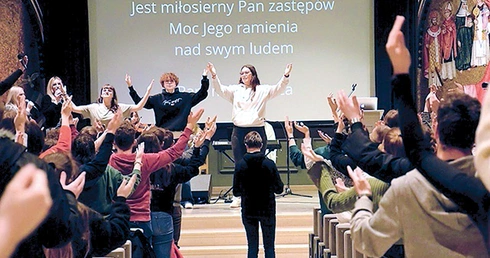 	Atmosfera spotkania na długo zapada młodym w pamięć.