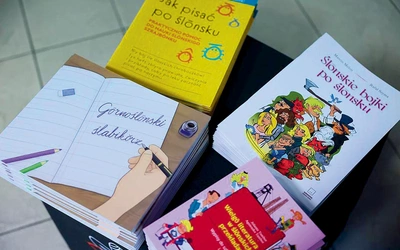 	Każda z książek miała nakład tysiąca egzemplarzy i cieszy się ogromnym zainteresowaniem.