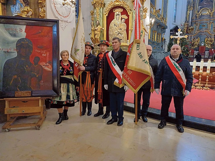 	W niedzielę 26 stycznia obraz i krzyż oraz relikwie bł. Jerzego Popiełuszki przybyły do parafii katedralnej. 