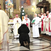 Na początku drogi pustelniczej s. Marta złożyła śluby miłości, czystości, posłuszeństwa i ubóstwa.