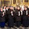 Obecnie w diecezji posługuje 80 ojców, 290 sióstr zakonnych, 9 dziewic oraz 2 wdowy konsekrowane.