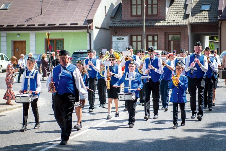 Swoją obecnością muzycy uświetniają ważne uroczystości parafialne i gminne.