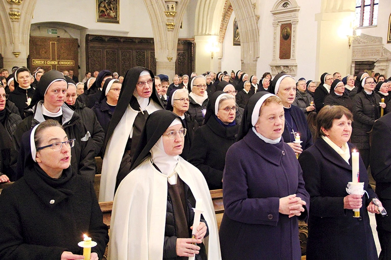 Biskup Andrzej Jeż nazwał konsekrowanych najbardziej postępowymi osobami w świecie.