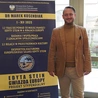 Stypendysta podczas prezentacji projektu w dawnym Konwikcie św. Józefa.