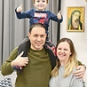 Małżonkowie wzięli ślub w 2004 roku. Mają piątkę dzieci. Najstarsza córka ma już 19 lat, najmłodszy syn skończy w tym roku 5 lat.