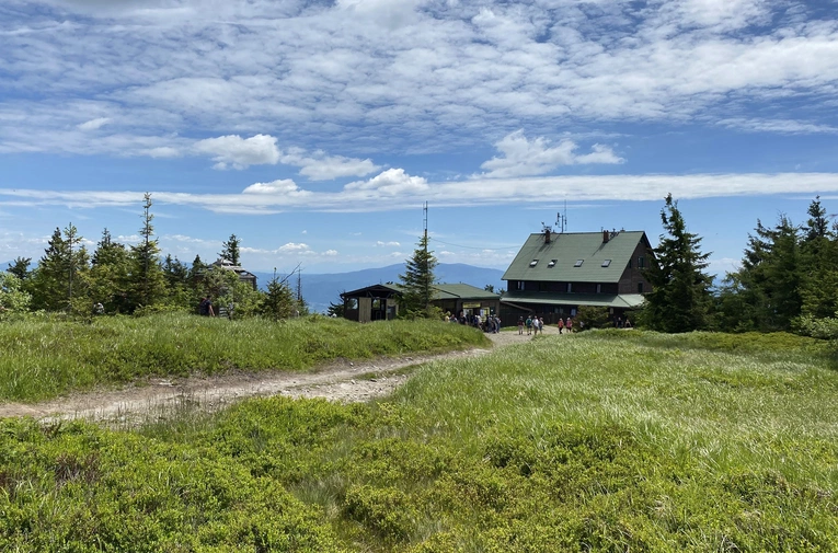 Schronisko na Skrzycznem latem