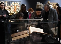 Usterki są jej atutem. Biblia Gutenberga w Warszawie