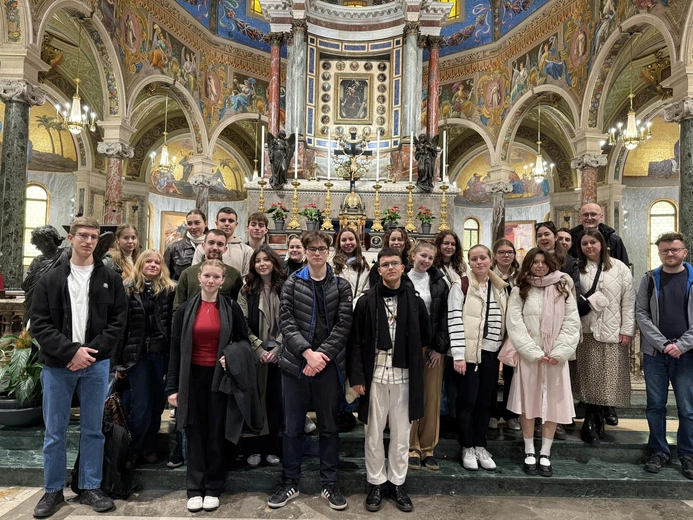 Maturzyści z archidiecezji wrocławskiej w Neapolu. "Jezu, Ty się tym zajmij"