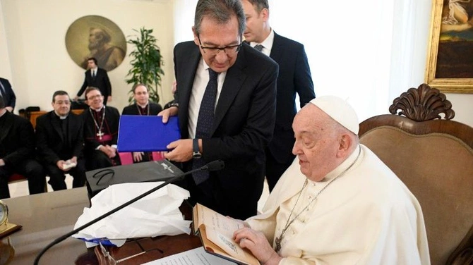 Papież: niech pobożność ludowa przemienia rodziny i ich modlitwę