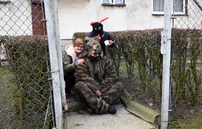 Przez Ostrożnicę z niedźwiedziem