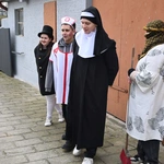 Przez Ostrożnicę z niedźwiedziem
