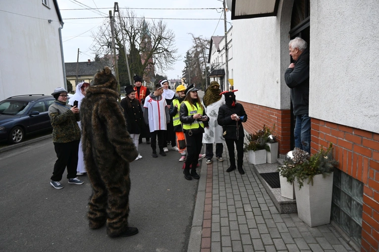 Przez Ostrożnicę z niedźwiedziem