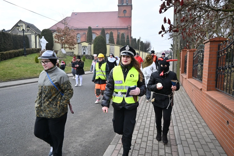 Przez Ostrożnicę z niedźwiedziem