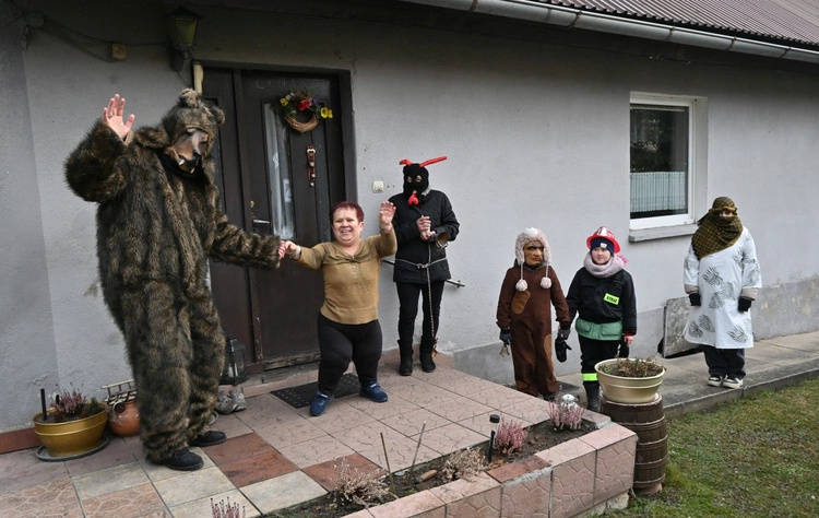 Przez Ostrożnicę z niedźwiedziem