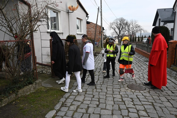 Przez Ostrożnicę z niedźwiedziem